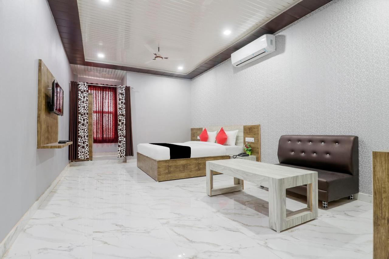 Capital O 63158 Hotel Om Sai Ram Chhatarpur Exterior foto